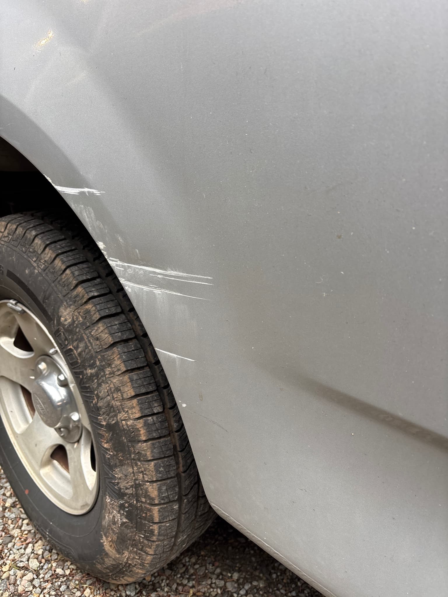 Scratches & Dents damage on 2001 Ford F-Series